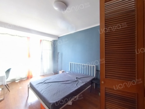 合租·丽景花园 4居室 南卧