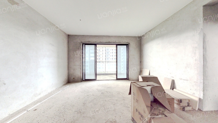 骏逸湖畔花苑二手房实景图