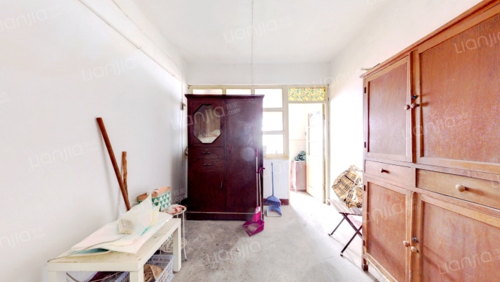 医药公司家属院二手房实景图