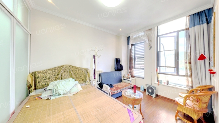 东泷国际二手房实景图