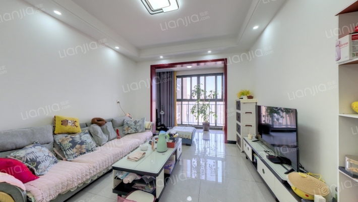 万峰城A区依云谷二手房实景图