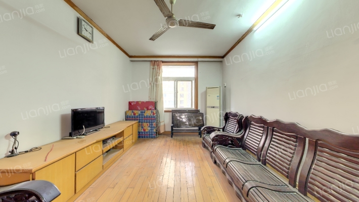 武重经济实用小区二手房实景图