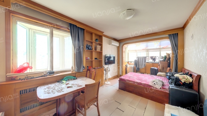 新贵都C区二手房实景图