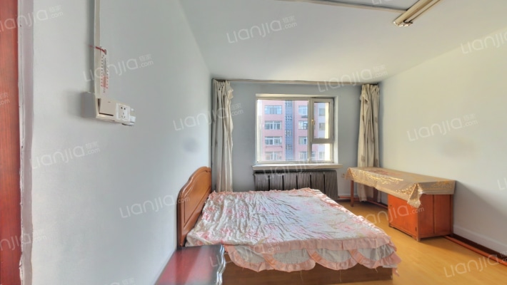 中国石油E2小区二手房实景图