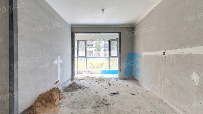 兴港永威南樾二手房实景图