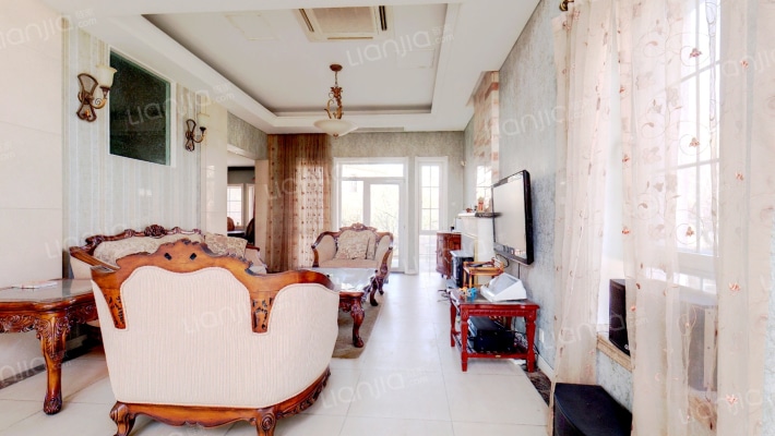 天泰蓝泉二手房实景图