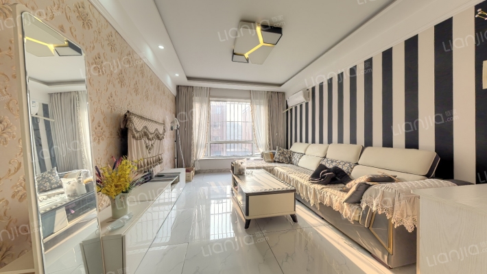 抱龙明珠四期二手房实景图