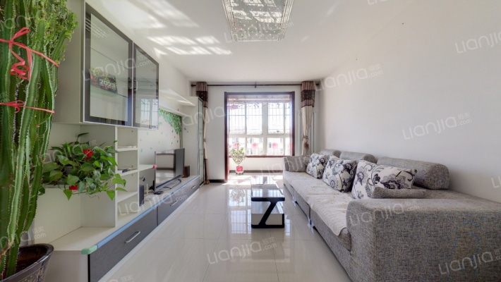 良工佳苑二手房实景图