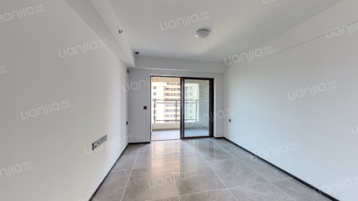 美的君兰半岛A2地块二手房实景图