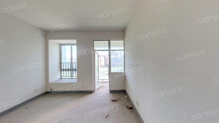 山水蓝庭二手房实景图