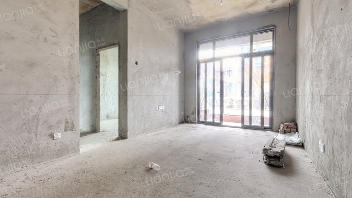 恒大滨河左岸二期二手房实景图