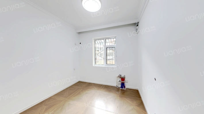 东大街房管楼二手房实景图