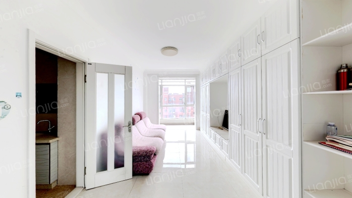 西山湖畔三期二手房实景图