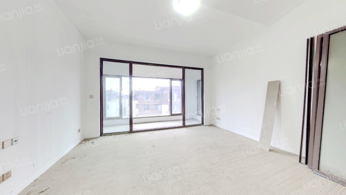 中建柒号院二手房实景图