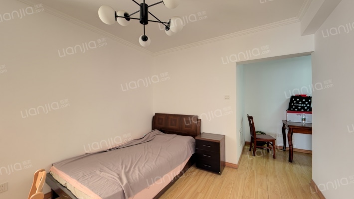 财富广场二手房实景图