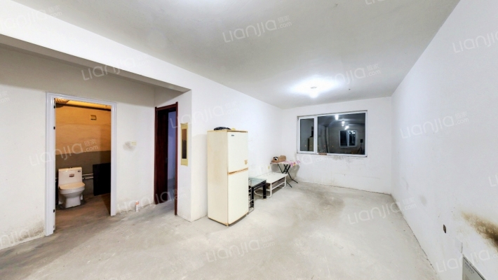 天洁华尔街二手房实景图