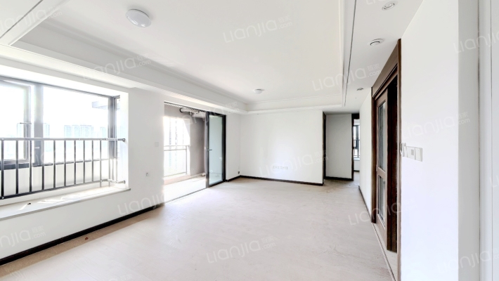 万科招商理想城晓曦二手房实景图