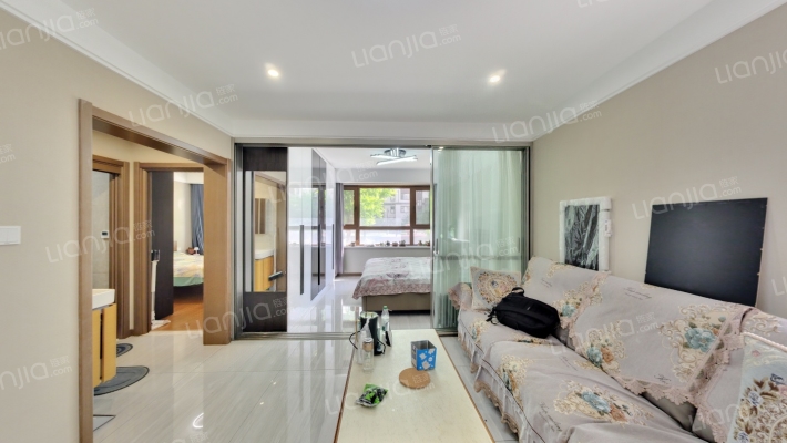 居然世界里二手房实景图