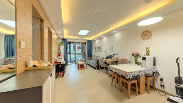 长阳半岛1号院二手房实景图