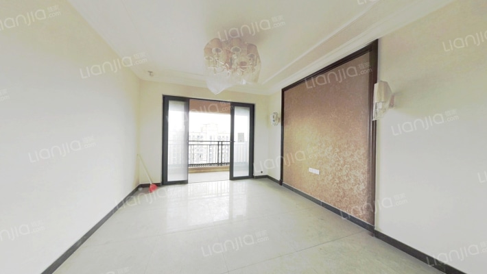 恒大绿洲四期二手房实景图