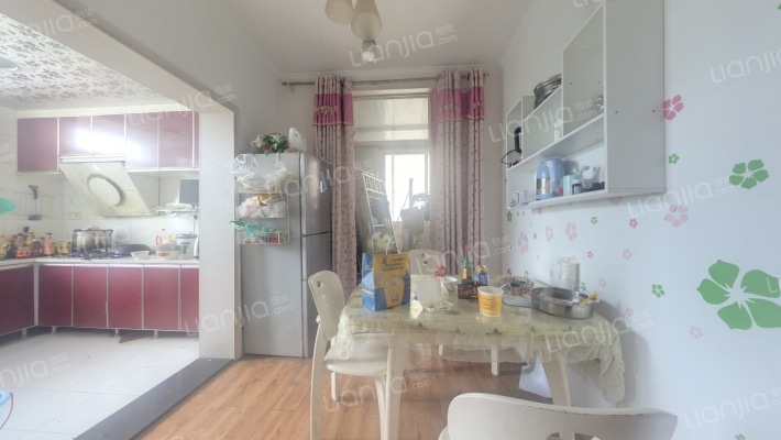 为群四村二手房实景图