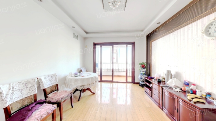 江畔戎庭二手房实景图