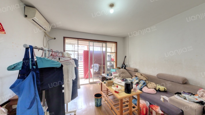 莲湖汽车饰品城小区二手房实景图