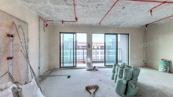 港龙美的未来映二手房实景图