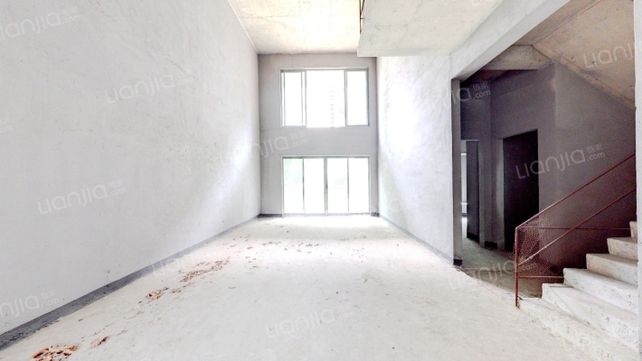 碧桂园岭南盛世叠墅二手房实景图