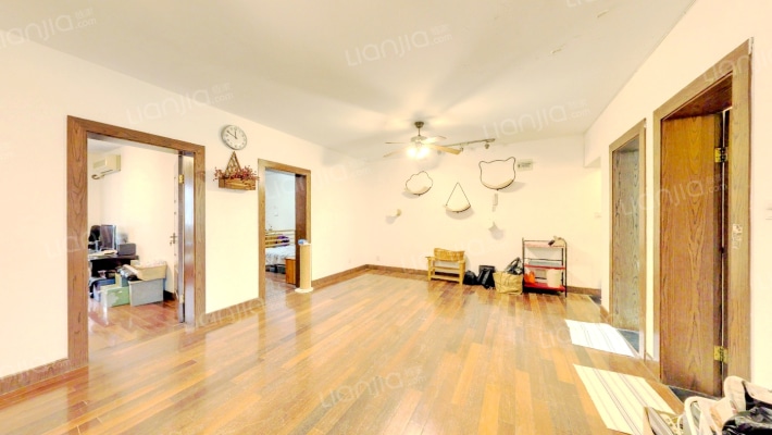 假日苑二手房实景图