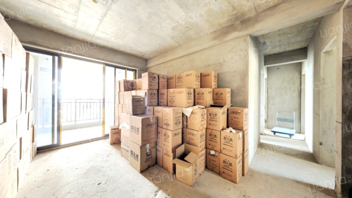 水岸花山二手房实景图