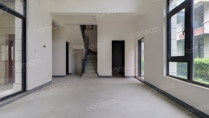 揽山墅二手房实景图