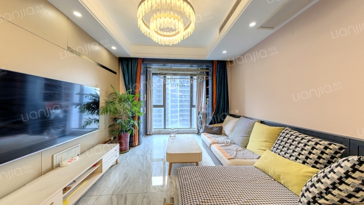 融创臻华园二手房实景图