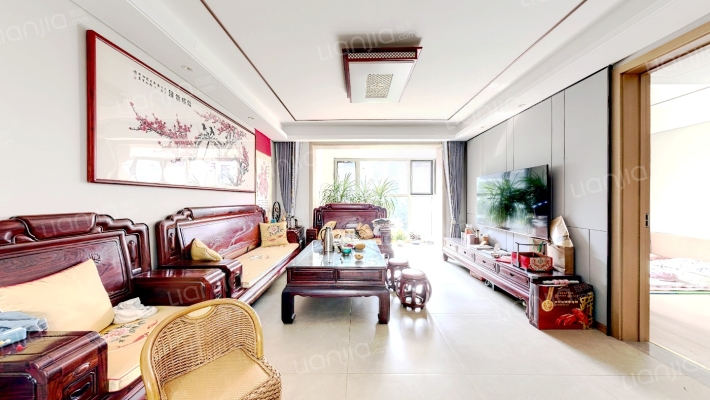 海信珠山小镇一期莱茵二手房实景图