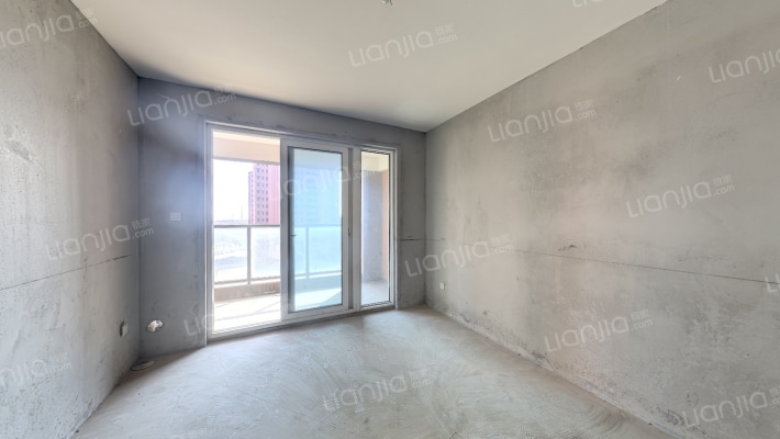 冠城大通四期梅苑二手房实景图