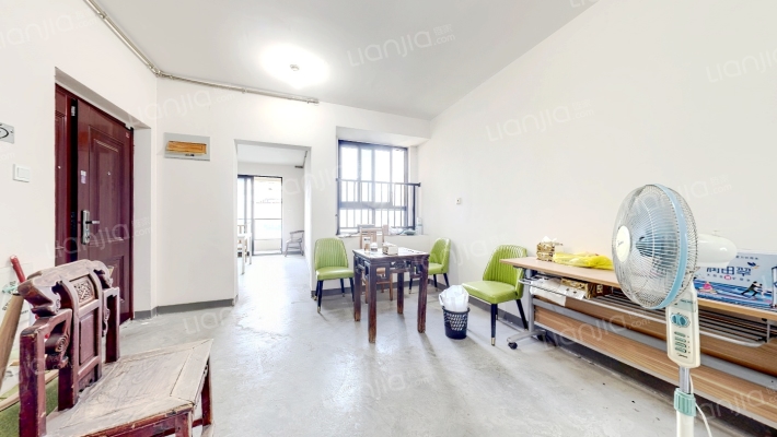 金鹰华庭一期二手房实景图