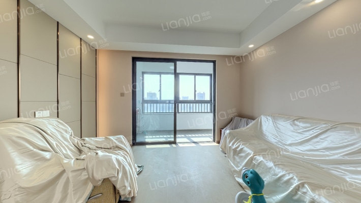 悦峰雅苑B区二手房实景图