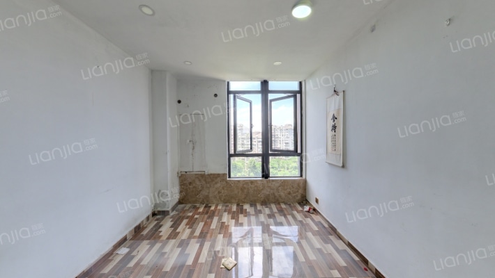 钱隆奥体城二手房实景图