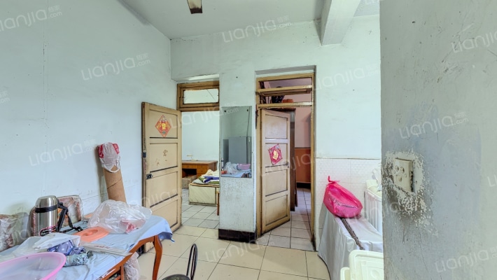 肖家村四巷8号二手房实景图