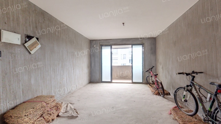 红谷春晖园二手房实景图