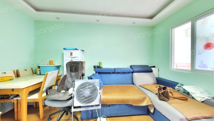 沁秋小区二手房实景图