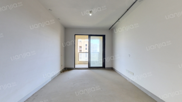 绿地理想名苑二手房实景图