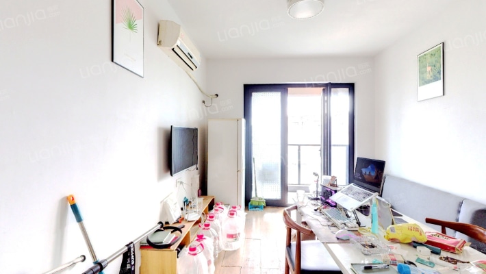 七彩小镇二手房实景图