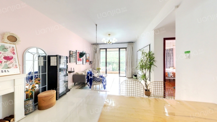 鸿泰海半山二手房实景图