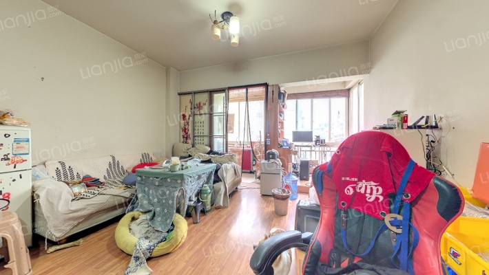 天彩菁华二手房实景图