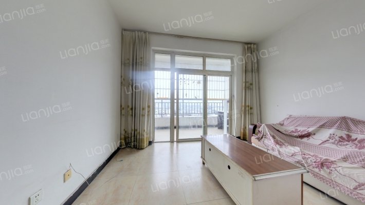 亚丁小镇二手房实景图