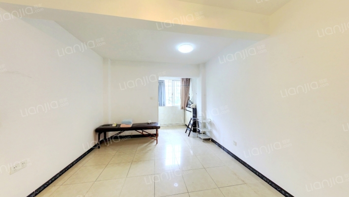 工业大道中375号大院二手房实景图