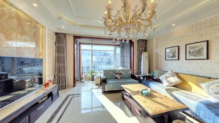 领秀翡翠山A区二手房实景图