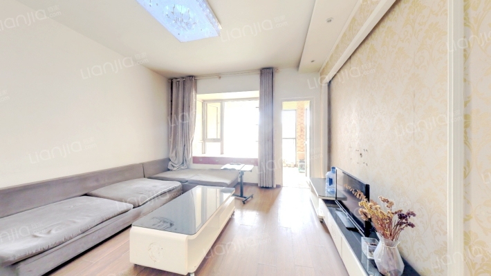 东域龙湾一期二手房实景图