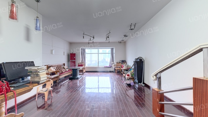 在水一方花园二手房实景图